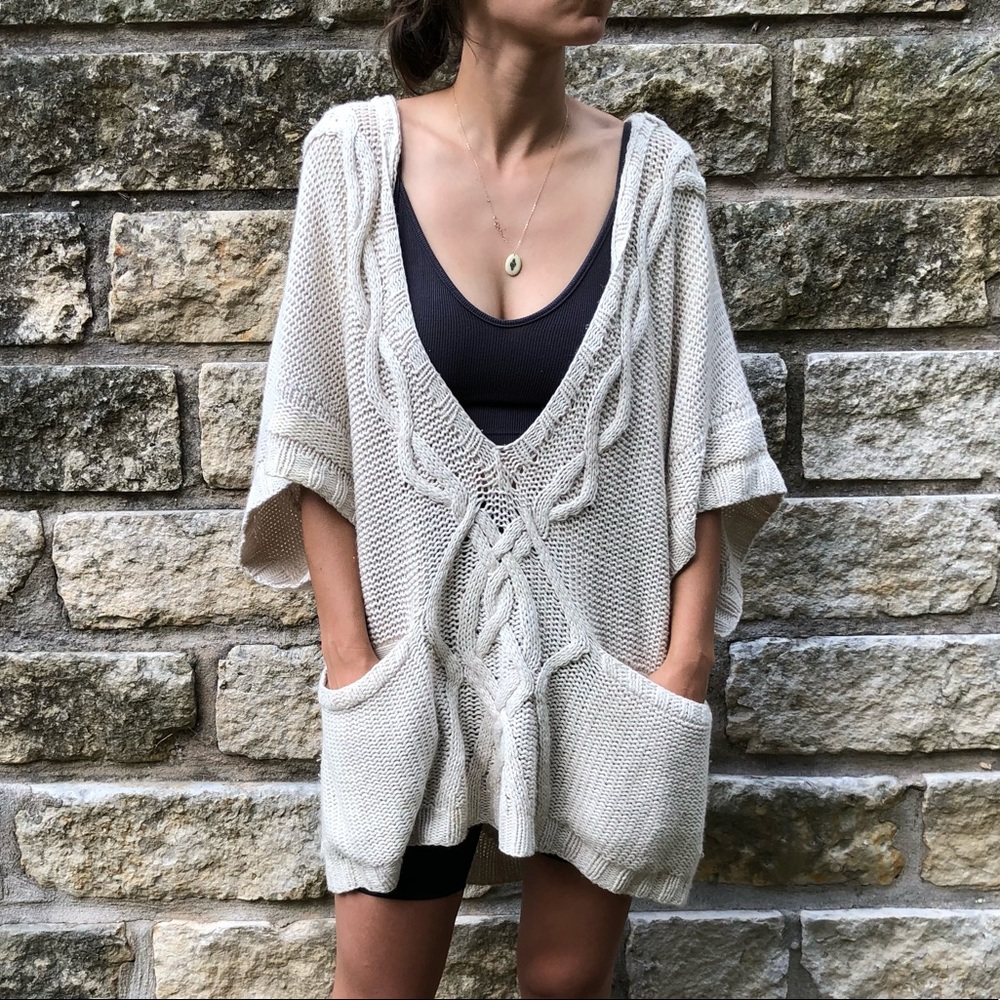 Elizabeth and James Beige Oversized Knit Sweater